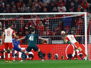 Sundulan Joshua Kimmich Loloskan Bayern, Pecahkan Rekor