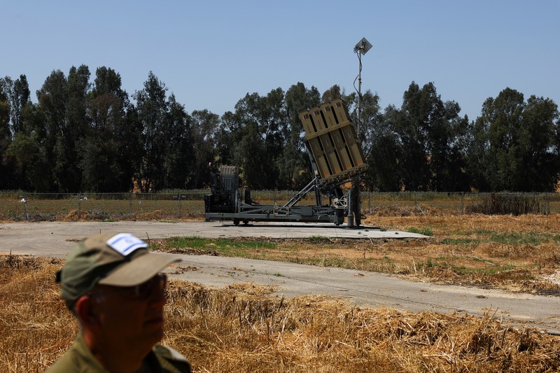 Pemandangan baterai anti-rudal Iron Dome, dekat Ashkelon, di Israel selatan 17 April 2024. (REUTERS/Hannah McKay)