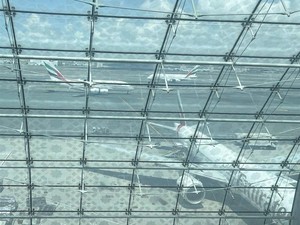 Bandara Dubai Batalkan 1.244 Penerbangan dalam 2 Hari