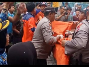 Respons Cepat SAR Polres Lamongan dan BPBD Temukan Korban Tewas Tenggelam