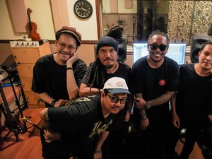 Navicula dan Endah n Rhesa Rilis Segara Gunung di New York