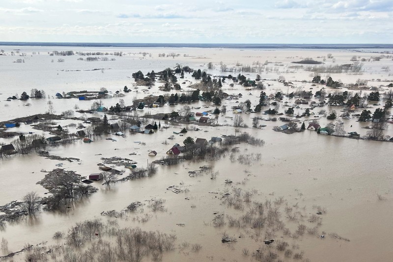 Banjir di Kazakhstan pada Rabu (17/4) waktu setempat. Proses evakuasi masih berlanjut di wilayah Kazakhstan Utara, Aktobe, hingga Kazakhstan Barat. (REUTERS/Tamara Vaal) Banjir di Kazakhstan pada Rabu (17/4) waktu setempat. Proses evakuasi masih berlanjut di wilayah Kazakhstan Utara, Aktobe, hingga Kazakhstan Barat. (REUTERS/Tamara Vaal)