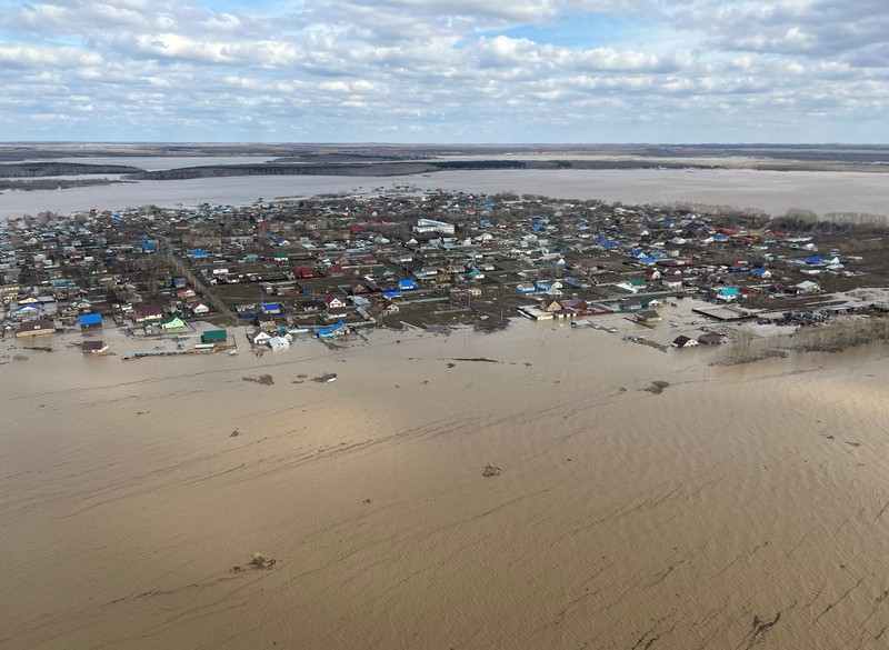 Banjir di Kazakhstan pada Rabu (17/4) waktu setempat. Proses evakuasi masih berlanjut di wilayah Kazakhstan Utara, Aktobe, hingga Kazakhstan Barat. (REUTERS/Tamara Vaal) Banjir di Kazakhstan pada Rabu (17/4) waktu setempat. Proses evakuasi masih berlanjut di wilayah Kazakhstan Utara, Aktobe, hingga Kazakhstan Barat. (REUTERS/Tamara Vaal)