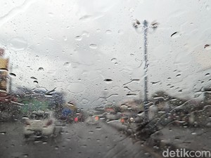 Prakiraan Awal-Puncak Musim Hujan di Pulau Sulawesi hingga Papua