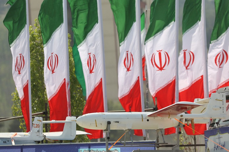 Iran memamerkan drone, rudal, dan tentara pada upacara parade Hari Tentara Nasional di Teheran, Iran, (17/4/2024) waktu setempat. (via REUTERS/Majid Asgaripour) Iran memamerkan drone, rudal, dan tentara pada upacara parade Hari Tentara Nasional di Teheran, Iran, (17/4/2024) waktu setempat. (via REUTERS/Majid Asgaripour)