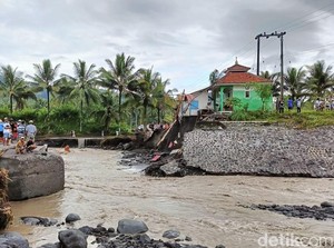 5 Jembatan Ambruk Imbas Banjir Lahar Semeru