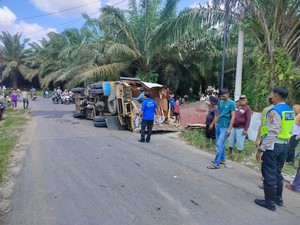Mobil Boks Tertabrak Kereta Api di Asahan, Sopir-Kernet Selamat