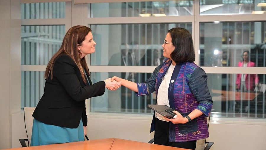 Menteri Keuangan Sri Mulyani bertemu dengan Menteri Keuangan Selandia Baru Nicola Willis di Jakarta, Kamis (18/4/2024). (Tangkapan layar Instagram @smindrawati)