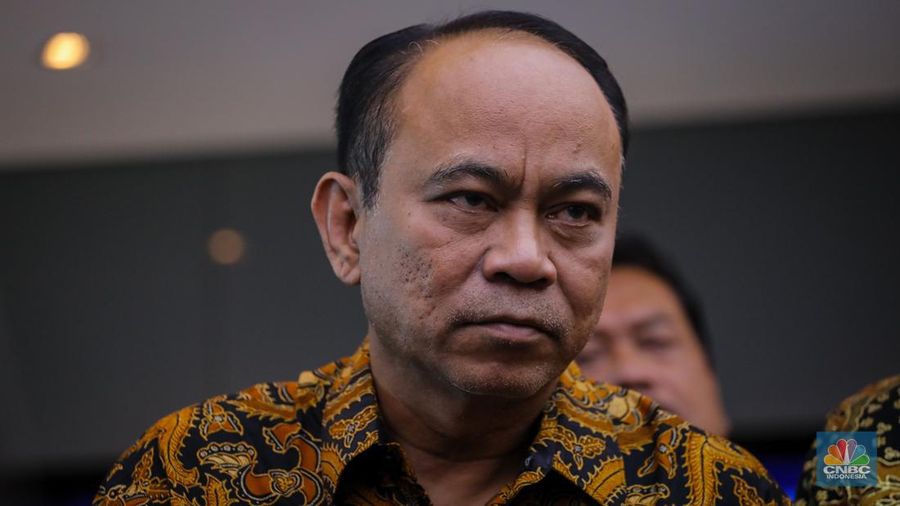 Menteri Komunikasi dan Informatika, Budi Arie Setiadi di kantor Kementerian Komunikasi dan Informatika, Jakarta, Jumat (19/4/2024). (²©²ÊÍøÕ¾/Faisal Rahman)