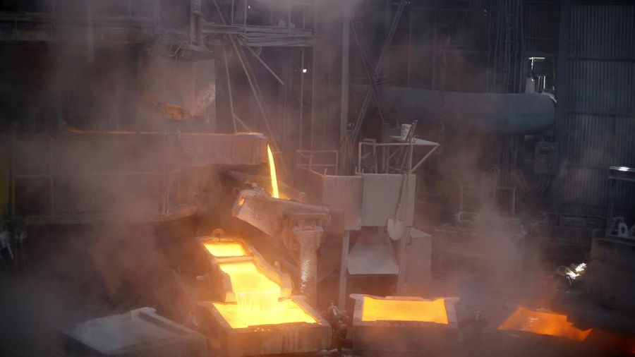 MINING-COPPER/ FILE PHOTO: A view at the ENAMI's (National Mining Company) copper cathodes plant at Tierra Amarilla town, near Copiapo city, north of Santiago, Chile, December 15, 2015. Picture taken December 15, 2015. REUTERS/Ivan Alvarado/File Photo