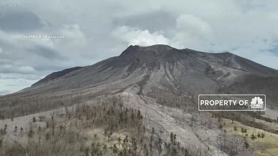 Berdasarkan sistem informasi pemantauan gunung api, Gunung Ruang terlihat jelas hingga tertutup kabut pada hari ini (19/4). Teramati asap kawah utama berwarna putih dengan intensitas sedang hingga tebal tinggi sekitar 50-100 meter dari puncak gunung. Cuaca berawan, angin lemah ke arah selatan.