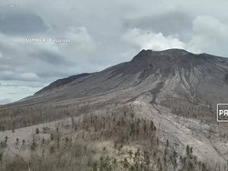 Video: Penampakan Udara Gunung Ruang Pasca Meletus