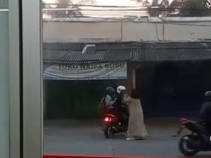 Viral ODGJ Ngamuk di Bekasi, Minimarket Dirusak-Pemotor Dipukuli