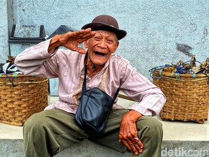 Suka Duka Kakek Darma, Berjualan Hasil Kebun Sejak Zaman Penjajahan