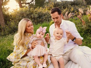 Paris Hilton Pakai Perut Hamil Palsu, Anaknya Lahir dari Ibu Pengganti
