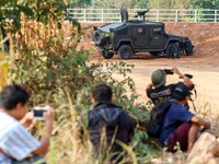 Perang Saudara Tetangga RI Kian Gila, Militer Bom Klinik-Warga Dibakar