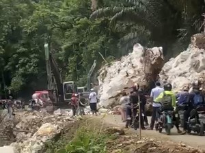 Kontraktor Ungkap Penyebab Longsoran Batu Tutupi Poros Maros-Bone di Camba