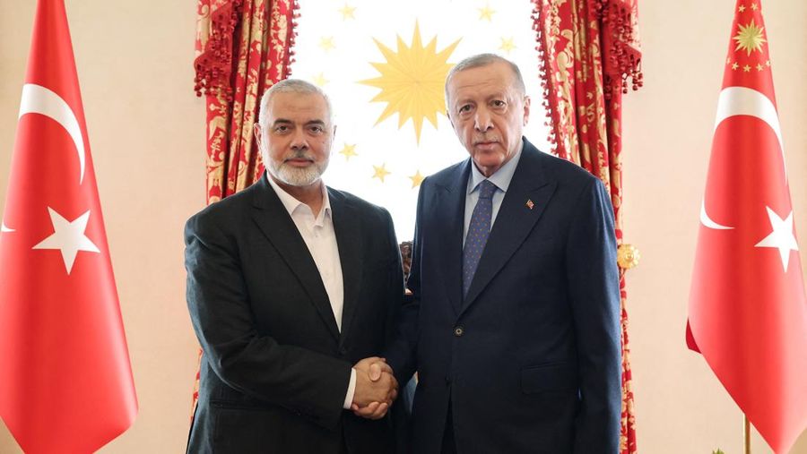 Turkey's President Tayyip Erdogan meets with Ismail Haniyeh, leader of the Palestinian Islamist group Hamas, in Istanbul, Turkey, April 20, 2024. Murat Cetinmuhurdar/Turkish Presidential Press Office/Handout via REUTERS ATTENTION EDITORS - THIS PICTURE WAS PROVIDED BY A THIRD PARTY. NO RESALES. NO ARCHIVES.