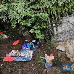 Kisah 'Kartini' di Gunung Bogor, Tak Jualan Tak Bisa Hidup