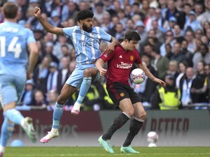 Kalah Dramatis dari MU, Coventry Sesalkan Offside Seujung Kuku