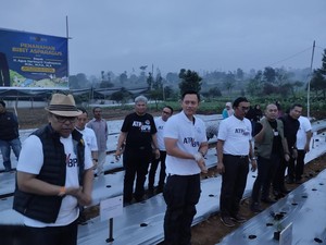 Rampungkan Konflik, AHY Redistribusikan Tanah ke Warga Cianjur