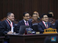 Anies Permasalahkan Jokowi Naikkan Tukin Bawaslu, MK: Mengada-ada
