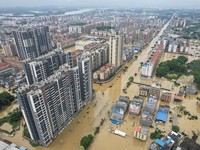 China Digulung Banjir, Kota Jadi 'Laut' & Puluhan Ribu Warga Ngungsi