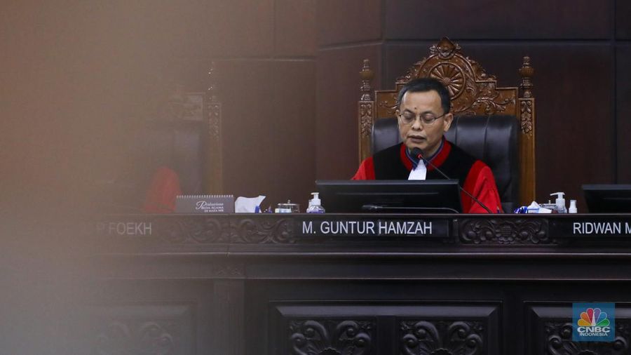 Hakim Mahkamah Konstitusi,  M. Guntur Hamzah. (վ/Faisal Rahman)