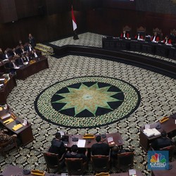 4 Fakta Sidang Putusan MK: Hakim Dissenting Opinion - Gugatan Ditolak