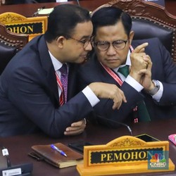 Ekspresi Anies-Muhaimin dan Ganjar-Mahfud Saat Gugatannya Ditolak MK