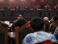 Bukan Cuma DPR, Uang Pensiun Seumur Hidup Pejabat Ini Juga Dihapus MK