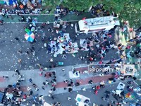 Video: MK Tolak Gugatan 01 & 03, Massa Bakar Ban di Patung Kuda