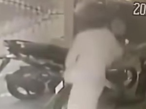 Viral Sosok Berdaster Perawakan Pria Curi Motor di Semarang
