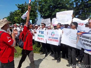 1.298 PTT di Brebes Geruduk Kantor Pemkab, Desak Diangkat P3K