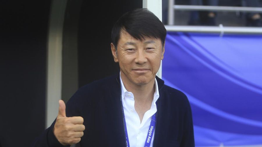 Indonesian team Head coach Shin Tae Yong reacts during the Asian Cup round of 16 soccer match between Australia and Indonesia at Jassim Bin Hamad Stadium in Doha, Qatar, Sunday, Jan. 28, 2024. (AP Photo/Hussein Sayed)