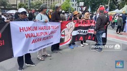 Ribuan Massa Geruduk Patung Kuda, Pantau Putusan Sengketa Pilpres