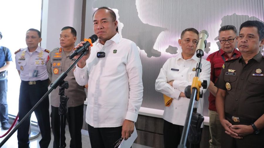 Kejaksaan Agung menyerahkan 5 smelter yang disita dalam kasus korupsi di PT Timah untuk dikelola oleh Kementerian BUMN. (Dok Kejagung)