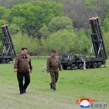 Pamer Kekuatan, Kim Jong Un Awasi Latihan Serangan Balik Nuklir Korut