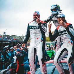 Sean Gelael & Tim WRT 31 Unjuk Gigi, Raih Posisi 1 di Imola