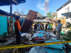 Polisi Selidiki Ambruknya Tembok Rumah Tewaskan 2 Bocah-1 Kritis di Polman