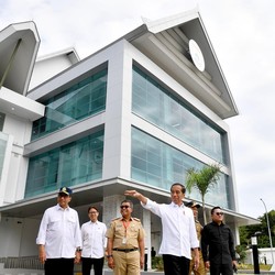 Jokowi Perbaiki Jalan Rusak Sulbar, Akses ke Mamuju Jadi 1,5 Jam