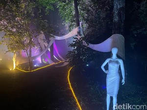 Lumaroots, Wisata Baru Bertajuk Karya Seni Cahaya dan Kain di Palembang