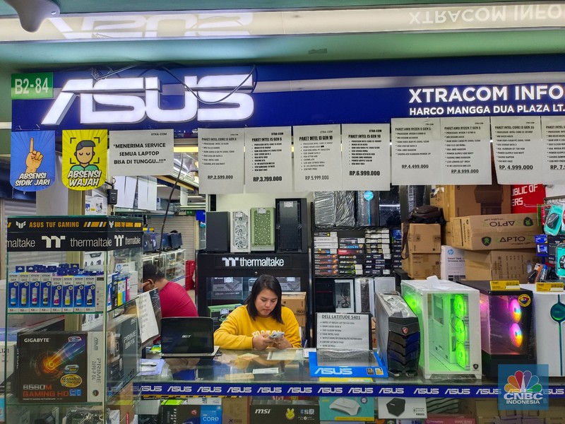 Toko barang-barang elektronik di Harco Mangga Dua, Jakarta Pusat pada Selasa (23/4/2024). Toko barang-barang elektronik di Harco Mangga Dua, Jakarta Pusat pada Selasa (23/4/2024). (CNBC Indonesia/Martyasari Rizky)