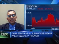 Video: Dana Asing Kabur & Rupiah Tersungkur, Pasar Keuangan RI Aman?