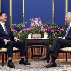Luhut Tiba-Tiba 'Jualan' Tangki Penyimpanan Karbon ke PM Singapura