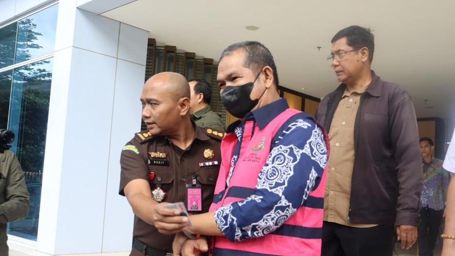 MS Direktur Investasi dan Pengembangan Dana Pensiun Bukit Asam Tahun 2015 s.d. 2017 dan ZH Direktur Utama Dana Pensiun Bukit Asam. Dok.Kejagung