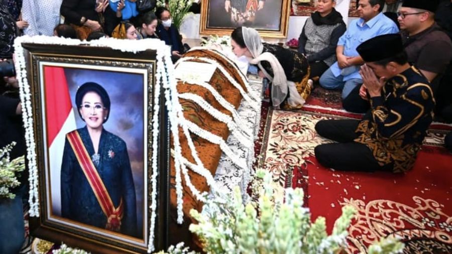 Pendiri Mustika Ratu, Mooryati Soedibyo, meninggal dunia hari ini. Presiden Joko Widodo (Jokowi) melayat ke rumah duka. (Tangkapan layar Instagram @jokowi)