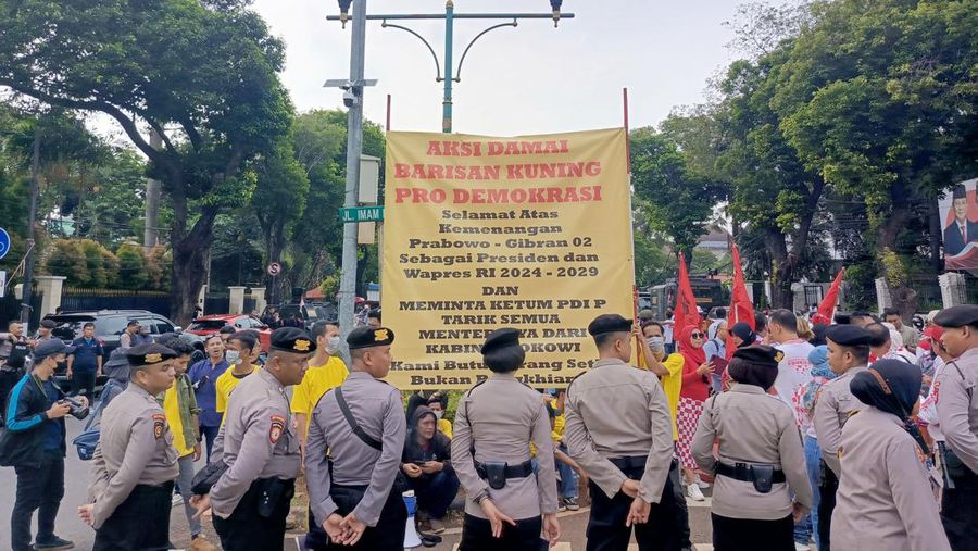 Prabowo-Gibran saat tiba di KPU RI. (CNBC Indonesia/Emir Yanwardhana)