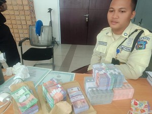 Petugas Keamanan Temukan Tas Berisi Rp 24 Juta di Stasiun KAI Bandara Medan