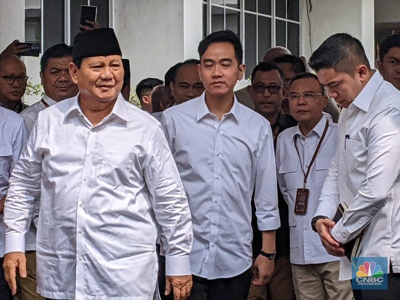 Prabowo-Gibran saat tiba di KPU RI. (CNBC Indonesia/Emir Yanwardhana)